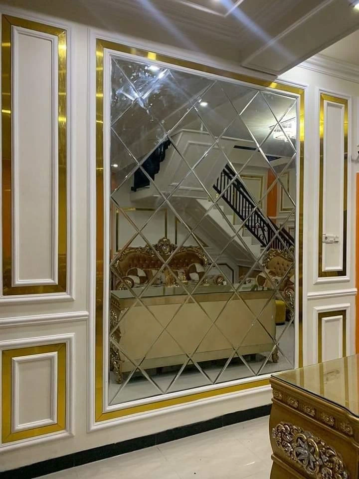Decorative glass and mirror service